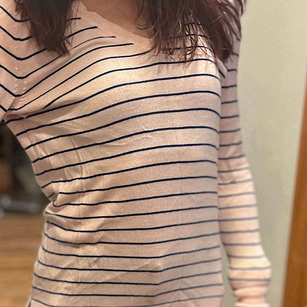 V neck pink sweater
